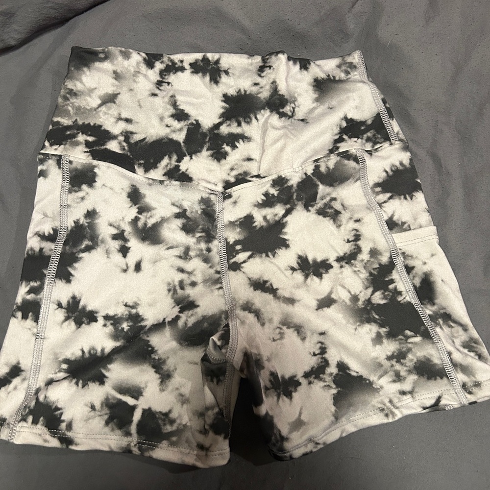 Marbled spandex high waisted shorts